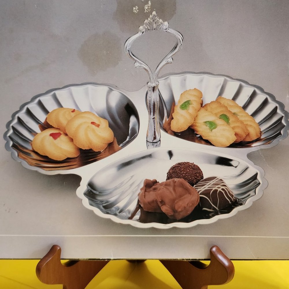3 Dish - Clam Shell Shaped Serving Tray with Handle, Chrome Plated Vintage New